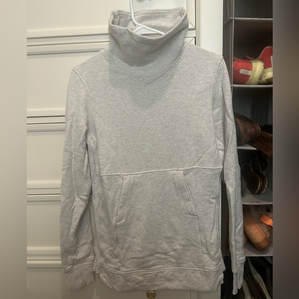 Size 4 turtleneck lululemon sweater - gray